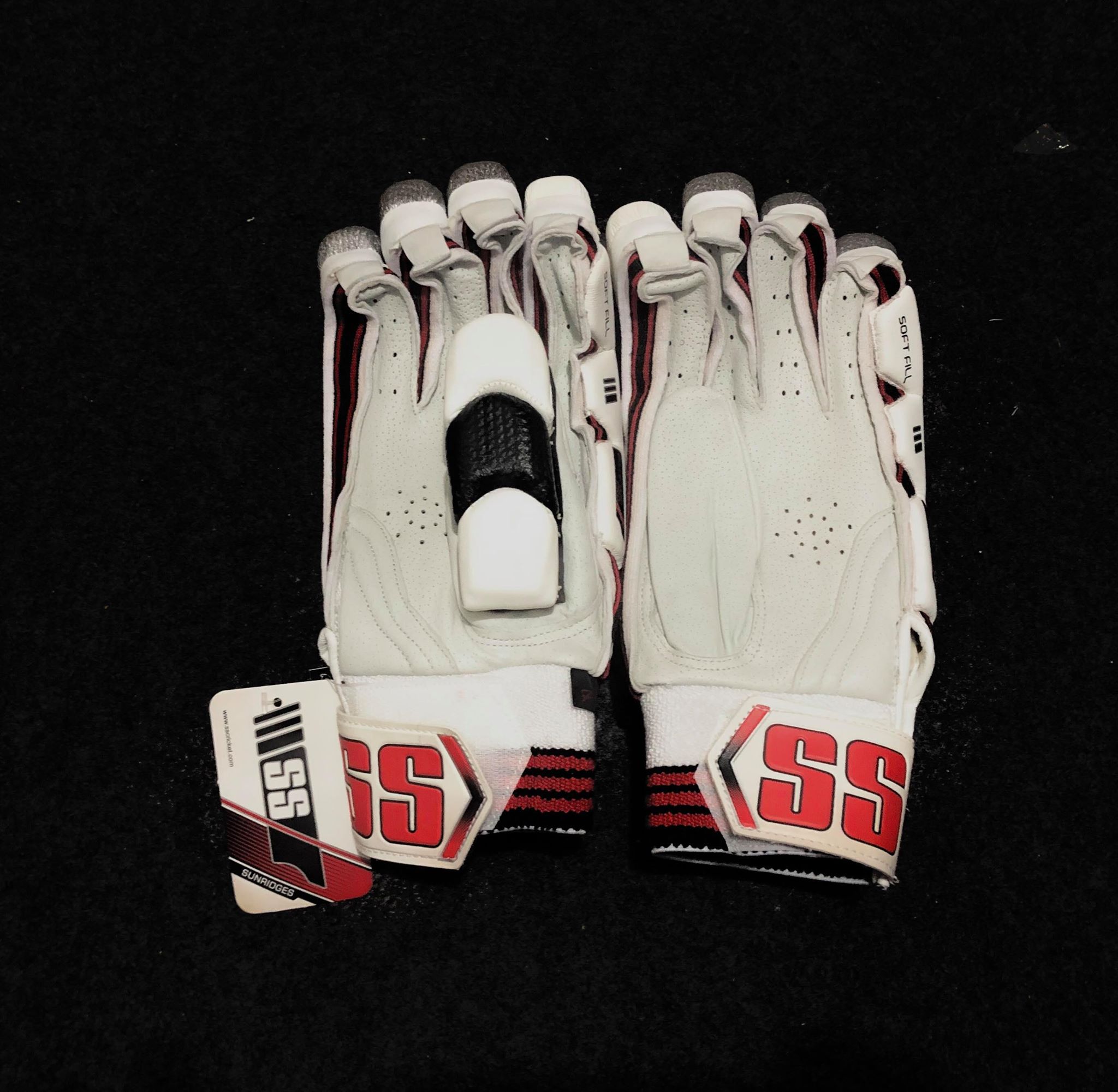 Select SS Millenium Pro Batting Gloves Right Hand